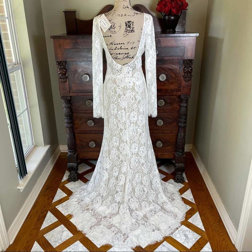 By Watters NWT Lace Long Sleeve Wedding Dress 10 - Picture 9 of 13